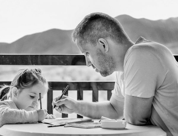 పాజిటివ్ పేరెంటింగ్: ADHD పిల్లల పెంపకం కు  తల్లిదండ్రుల చిట్కాలు